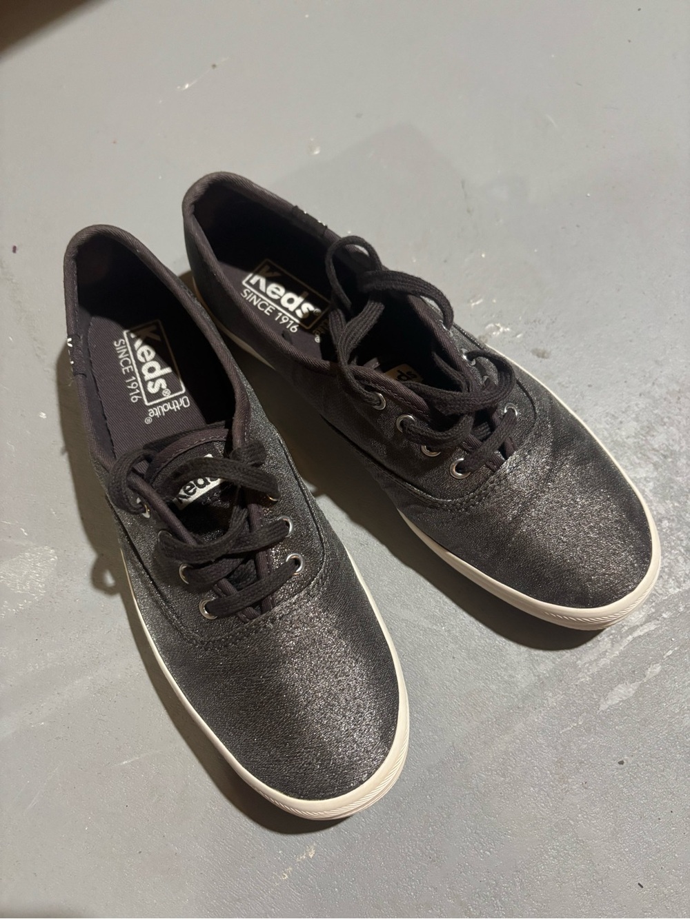 Keds dark silver sparkle women’s size 6 like new Low-Top Sneakers